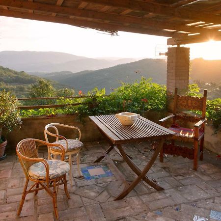 مبيت وإفطار Casa La Valle, Gubbio, Frazione Santa Cristina المظهر الخارجي الصورة